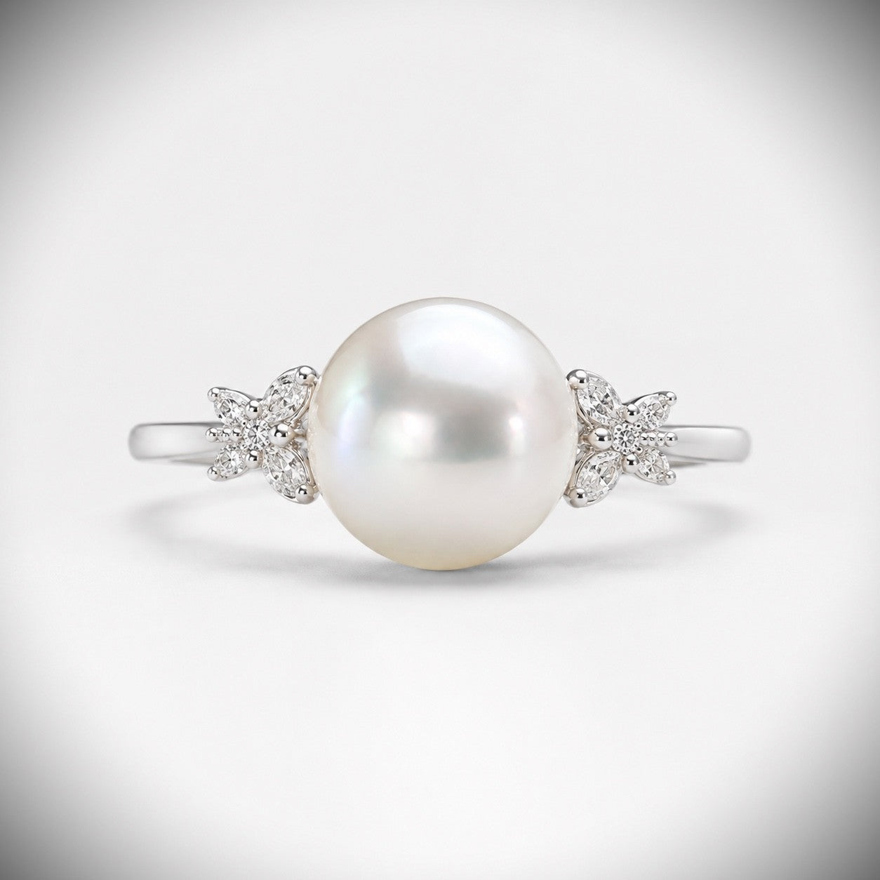 White South Sea Pearl Ring  14mm–14.5mm Diamond 0.25CT 240351