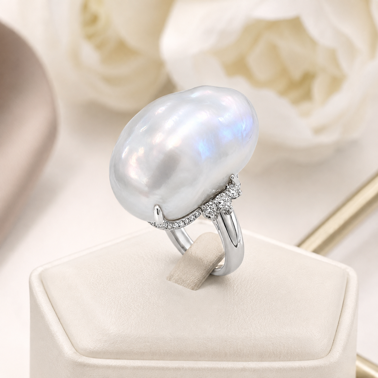 White South Sea Baroque Pearl Platinum Ring  18.00mm–23.00mm 240352
