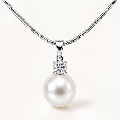 White South Sea Pearl Pendant set in 18K White Gold 12mm 241930